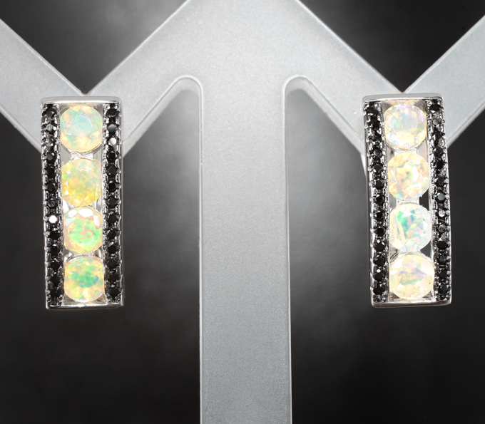 Стильные серебряные серьги с ограненными эфиопскими опалами и черными шпинелями