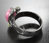 Серебряное кольцо с корундом и перидотами
