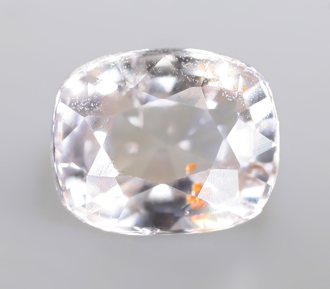 Без облагораживания! Пастельно-розовый сапфир 0,7 карата