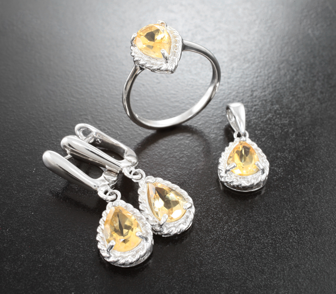 Чудесный серебряный комплект с цитринами