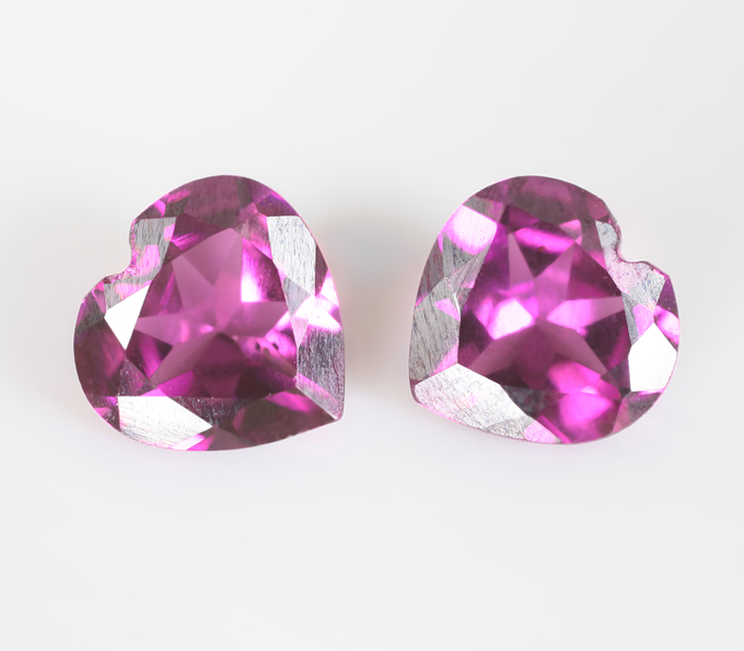 Пара пурпурных родолитов высокой чистоты 1,53 карата
