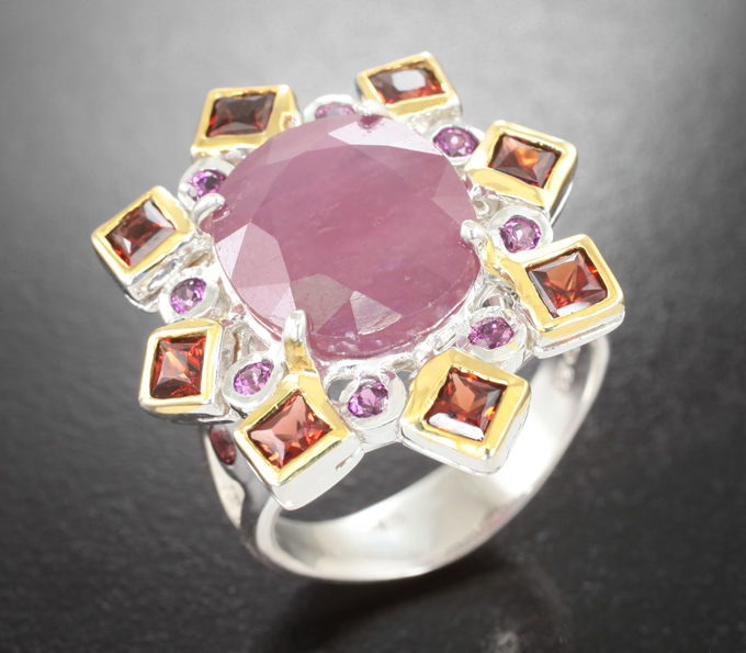 Серебряное кольцо с рубином 7,45 карата, альмандинами и родолитами