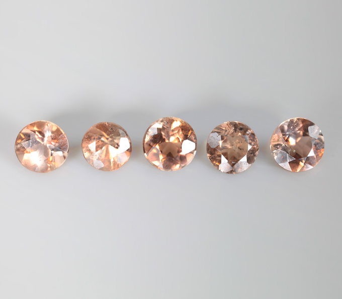 Набор из 5 андалузитов 1,28 карата