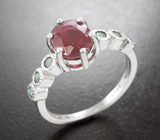 Серебряное кольцо с ярким рубином и изумрудами Серебро 925