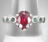 Серебряное кольцо с ярким рубином и изумрудами Серебро 925