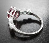 Серебряное кольцо с ярким рубином и изумрудами Серебро 925
