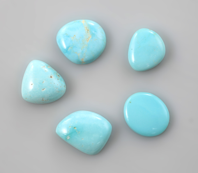 Набор из 5 кабошонов армянской бирюзы 4,45 карата