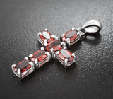 Серебряный кулон-крест с альмандинами гранатами Серебро 925
