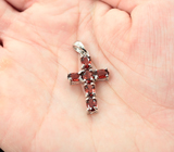 Серебряный кулон-крест с альмандинами гранатами Серебро 925