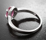 Элегантное серебряное кольцо с рубином и черными шпинелями