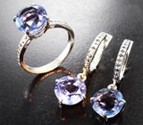 Комплект с флюоритами со сменой цвета 13,24 карата и голубыми сапфирами