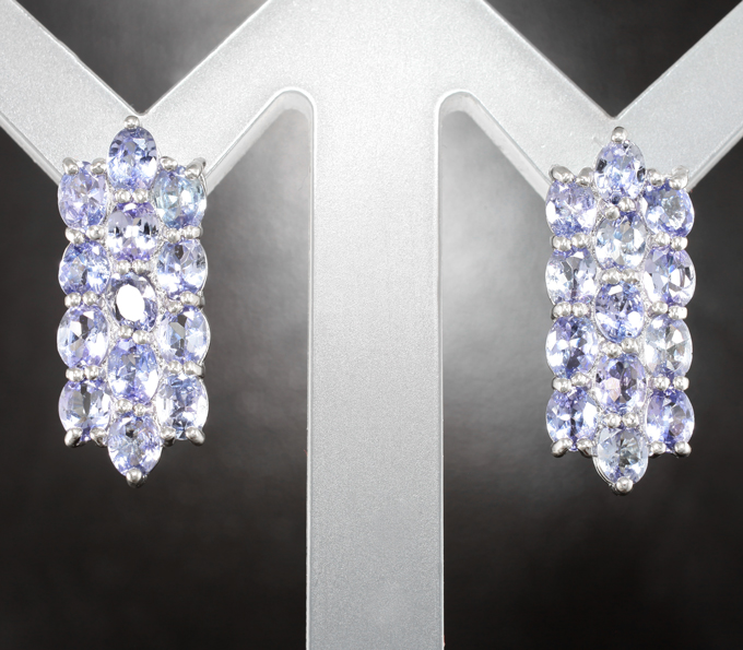 Превосходные серебряные серьги с танзанитами