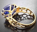 Кольцо с танзанитом 18,83 карата и уральскими изумрудами