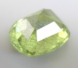 Перидот с рутилом 4,59 карата