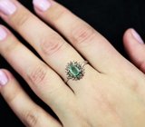 Праздничное серебряное кольцо с изумрудом и разноцветными сапфирами