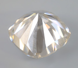 Бесцветный муассанит топовой огранки 5,11 карата 