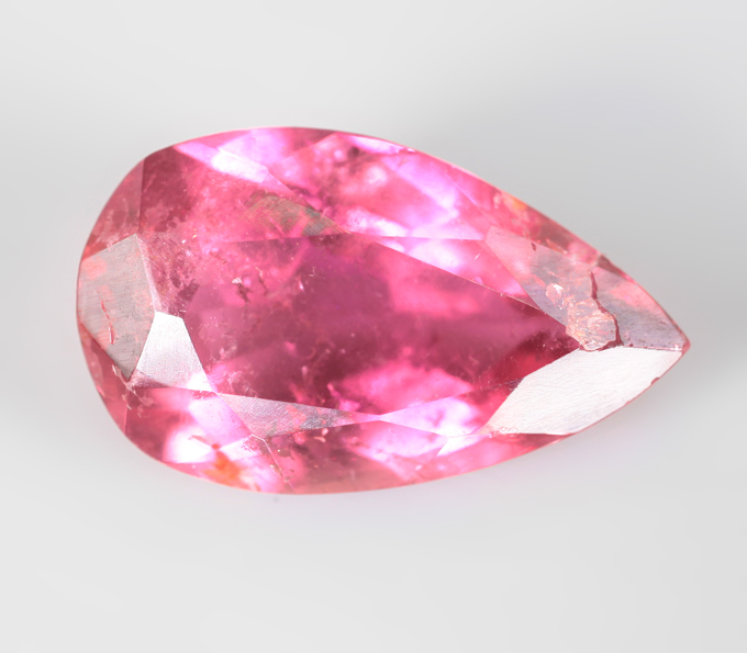 "Неоновый" рубеллит турмалин 2,27 карата