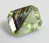 Перидот с включениями рутила 7,96 карата 