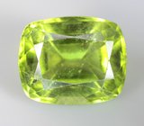 Перидот с включениями рутила 7,25 карата 
