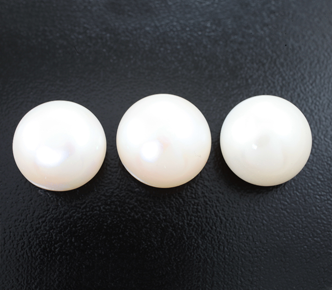 Крупный набор из 3 кремово-белых морских жемчужин 46,65 карата! Исключительный люстр