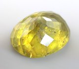 Желтовато-зеленый сфен 5,01 карата