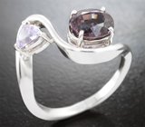 Кольцо cо шпинелью 2,65 карата и лавандовым сапфиром 0,65 карата со сменой цвета