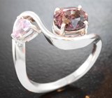 Кольцо cо шпинелью 2,65 карата и лавандовым сапфиром 0,65 карата со сменой цвета