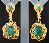 Объемные золотые серьги с крупными насыщенными, яркими «неоновыми» уральскими изумрудами 9,37 карата и бриллиантами