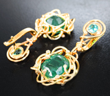 Объемные золотые серьги с крупными насыщенными, яркими «неоновыми» уральскими изумрудами 9,37 карата и бриллиантами
