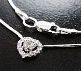 Колье с розовым бриллиантом 0,19 карата и лейкосапфирами Золото