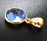 Золотой кулон с чистейшим насыщенным флюоритом с контрастной сменой цвета 5,93 карата и синими сапфирами