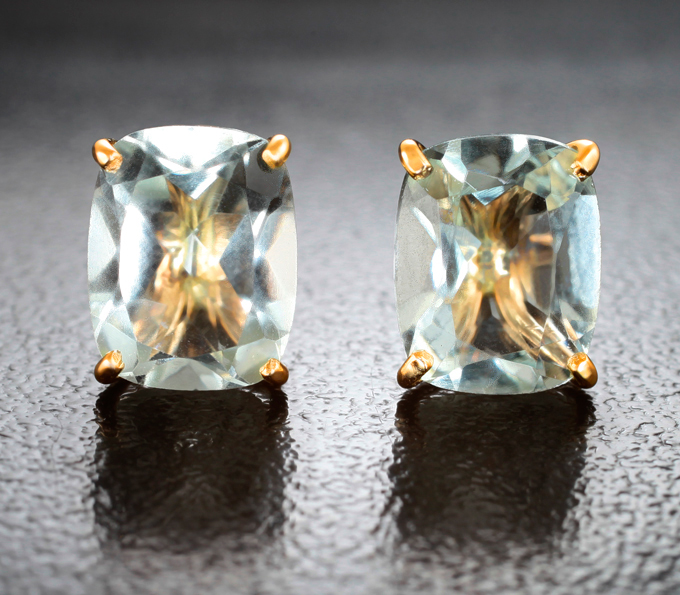 Золотые пусеты с платиново-зелеными аметистами 3,69 карата