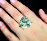 Коктейльное золотое кольцо с чистейшим платиново-зеленым аметистом лазерной огранки 23,24 карата