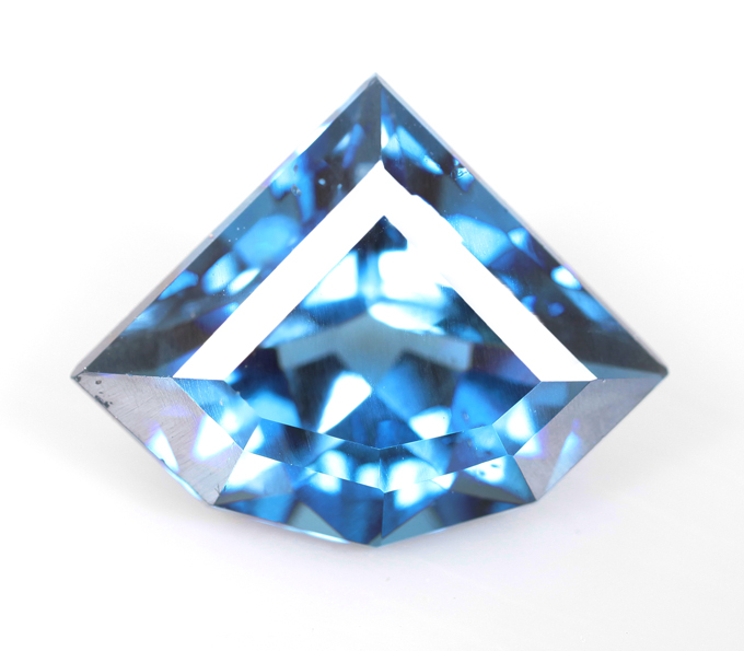 London blue топаз авторской огранки 4,51 карата