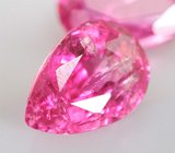 Пара неоново-розовых шпинелей 0,71 карата 
