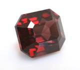 Рубиновая шпинель высокой чистоты 1,89 карата 