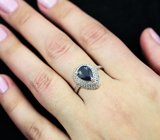 Стильное серебряное кольцо с насыщенно-синим сапфиром