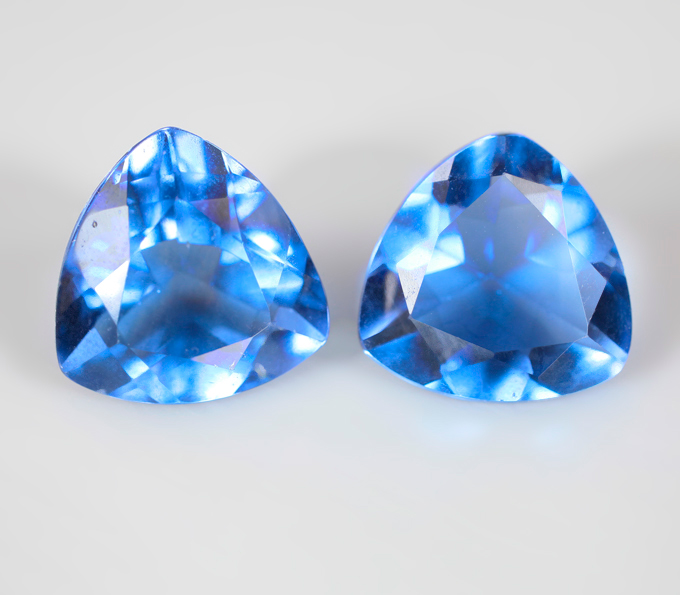 Пара флюоритов со сменой цвета высокой чистоты 9,63 карата