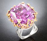 Просто WOW! Массивное золотое кольцо с уникальным насыщенно-розовым «неоновым» кунцитом топовой огранки 88,88 карата, сапфирами и бриллиантами