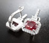 Стильные серебряные серьги с яркими рубинами