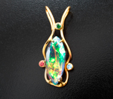 Золотой кулон с ограненным черным опалом 2,89 карата, цаворитом, синим и красным сапфиром Золото