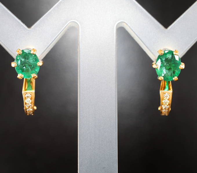 Золотые серьги с яркими сочно-зелеными уральскими изумрудами 1,3 карата и бриллиантами
