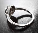 Праздничное серебряное кольцо с ограненным черным опалом и разноцветными сапфирами бриллиантовой огранки Серебро 925