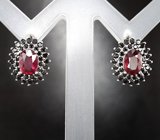 Серебряные серьги с насыщенными рубинами и черными шпинелями