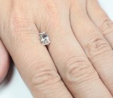 Пастельно-желтый циркон высокой чистоты 2,4 карата 