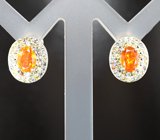 Яркие серебряные серьги с ограненными опалами и разноцветными сапфирами бриллиантовой огранки