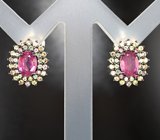 Праздничные серебряные серьги с рубинами и разноцветными сапфирами бриллиантовой огранки