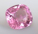 Пурпурно-розовая "неоновая" шпинель со сменой цвета 1,38 карата