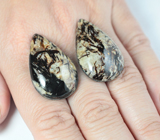 Крупная пара астрофиллитов на долерите 59,48 карата 