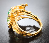 Золотое кольцо с невероятной красоты уральским изумрудом высоких характеристик 2,15 карата, цаворитами и бриллиантами Золото